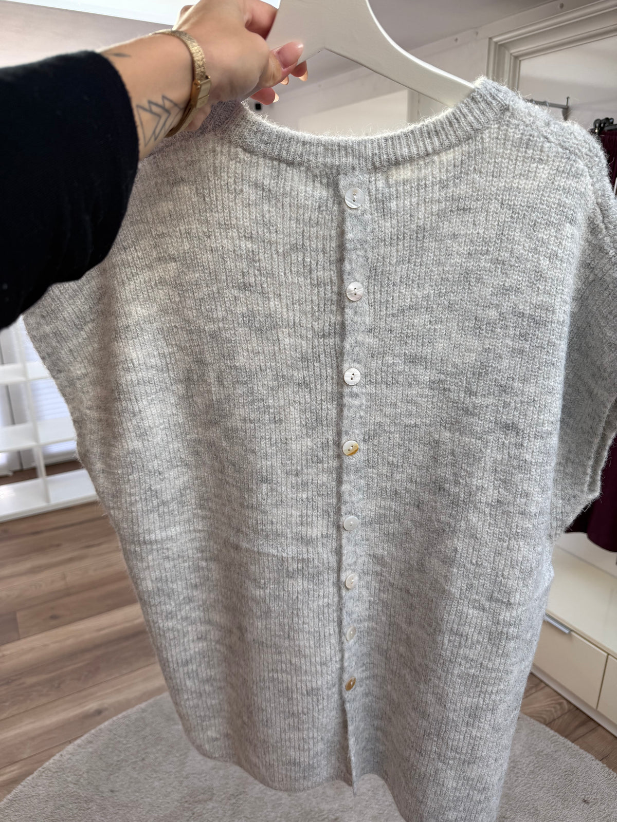 Bella Strick Top