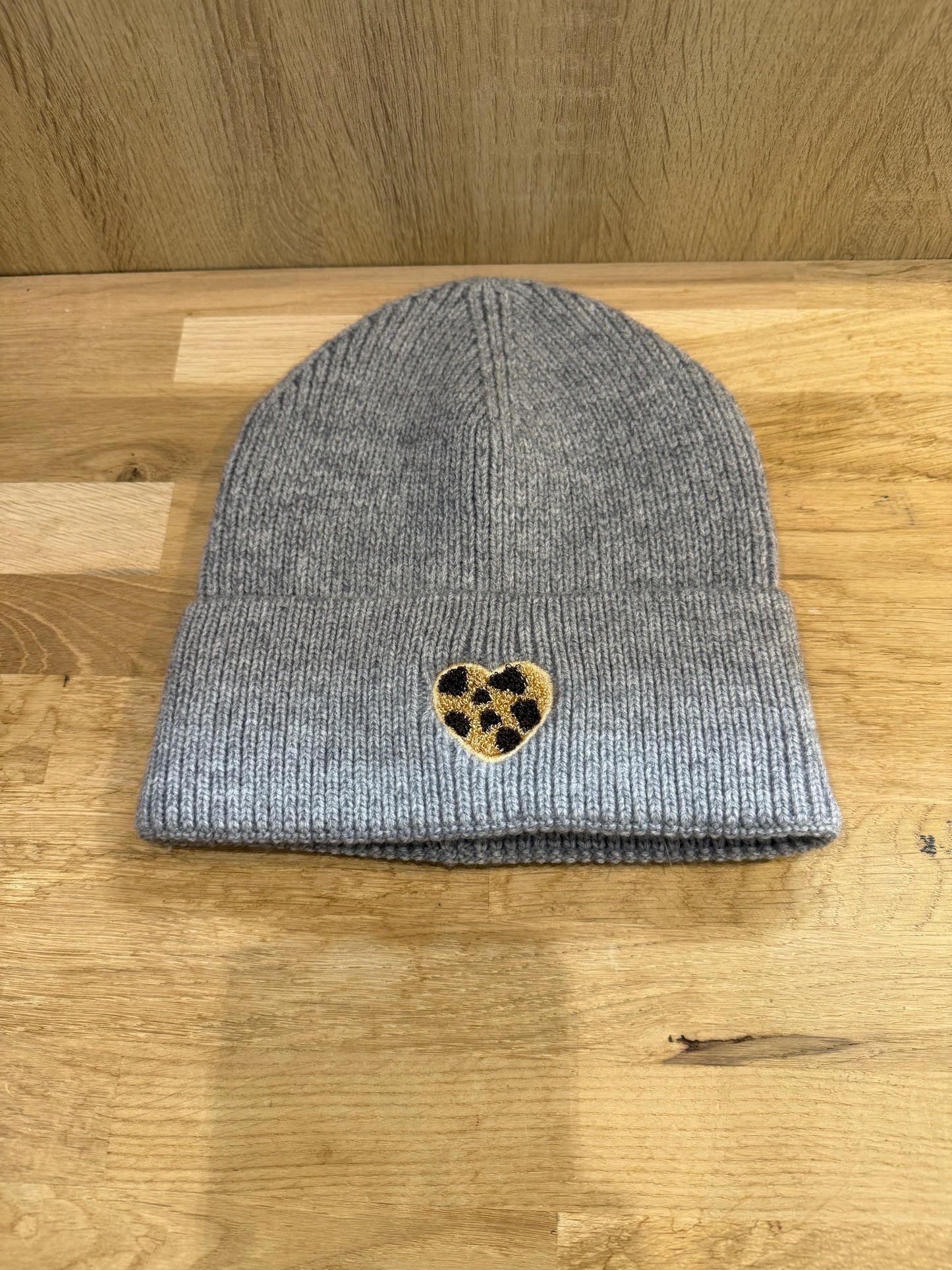 Mütze „Herz“ Leo hellgrau