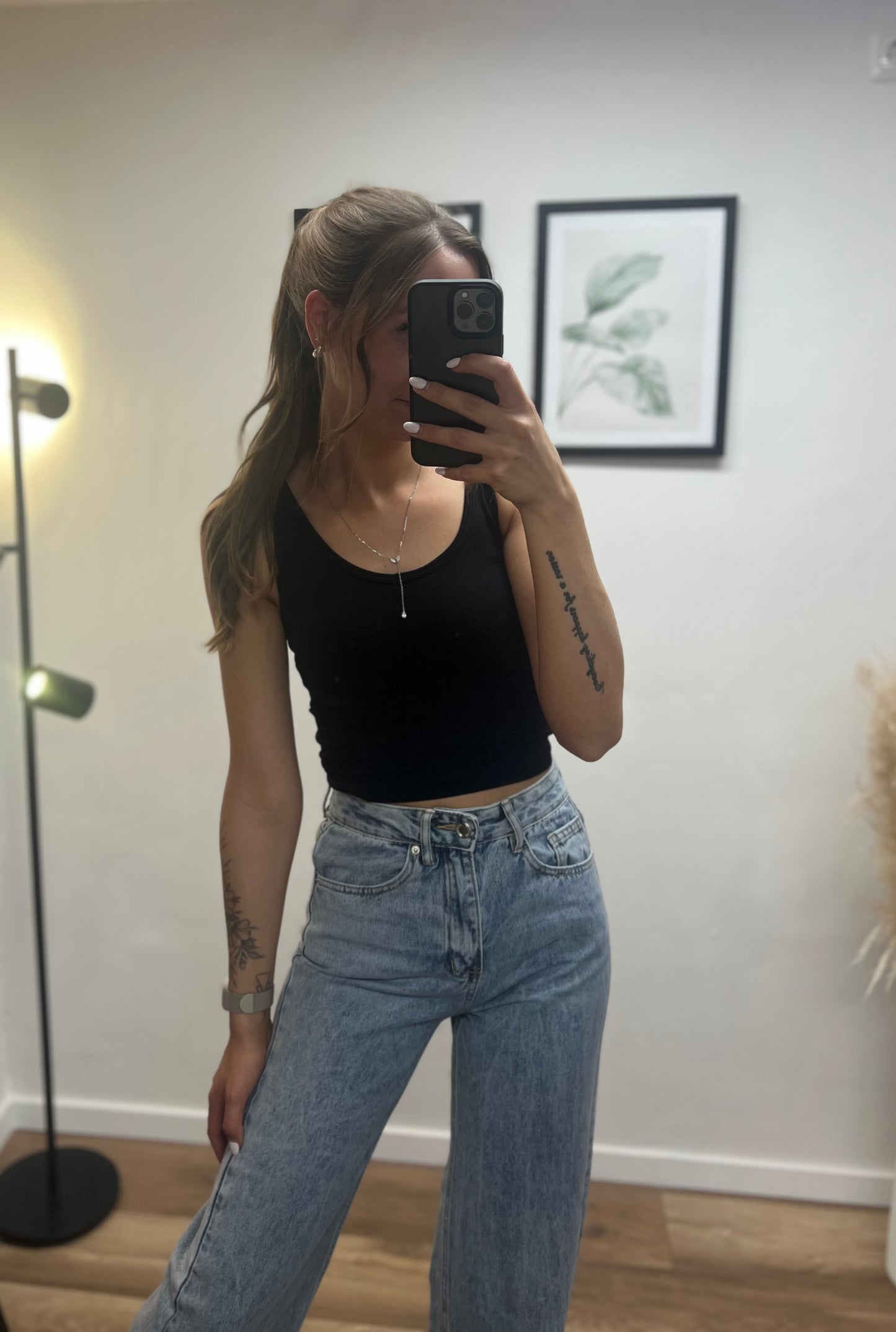 Top Black Uni