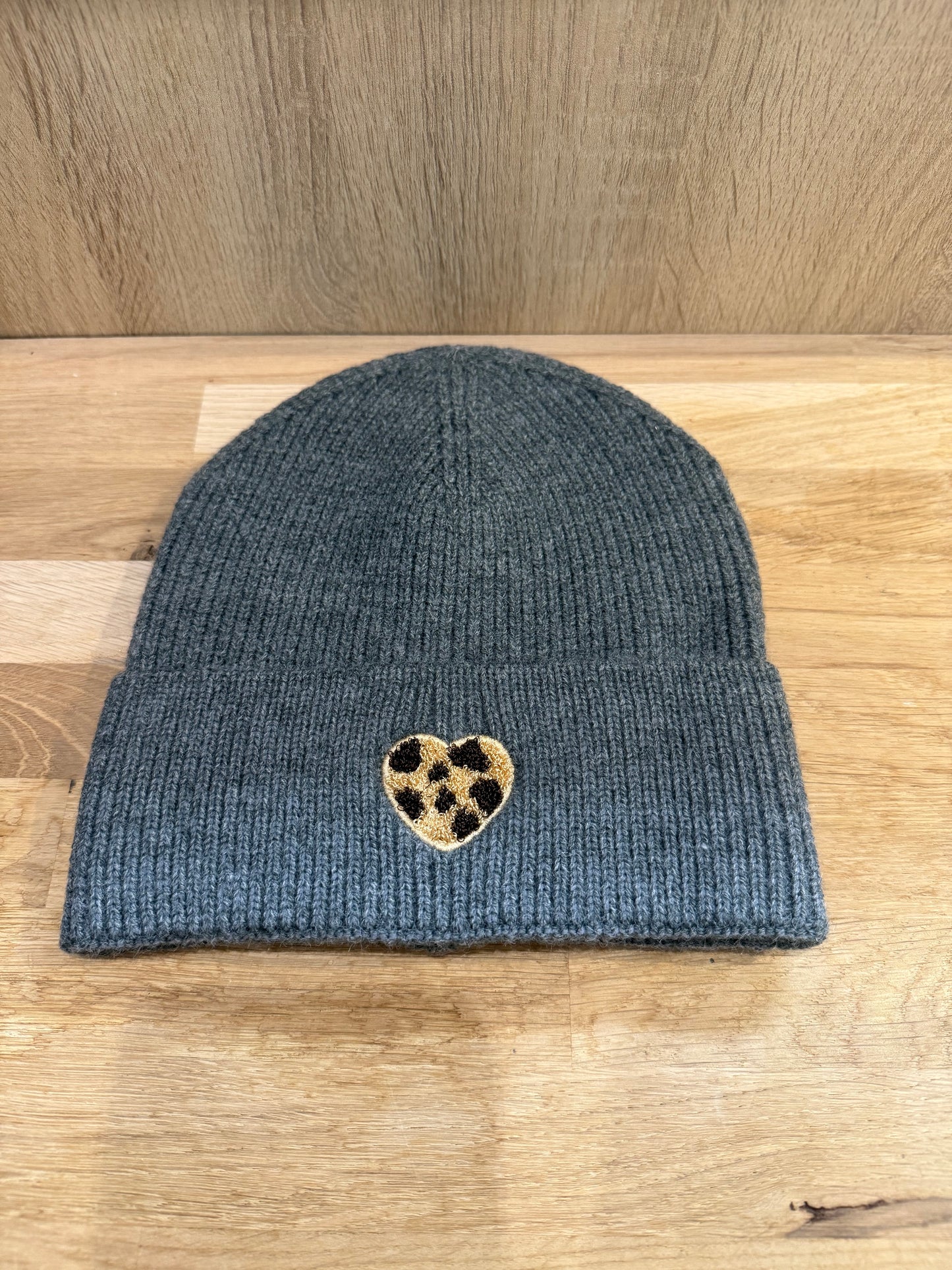 Mütze „Herz“ Leo Dunkelgrau