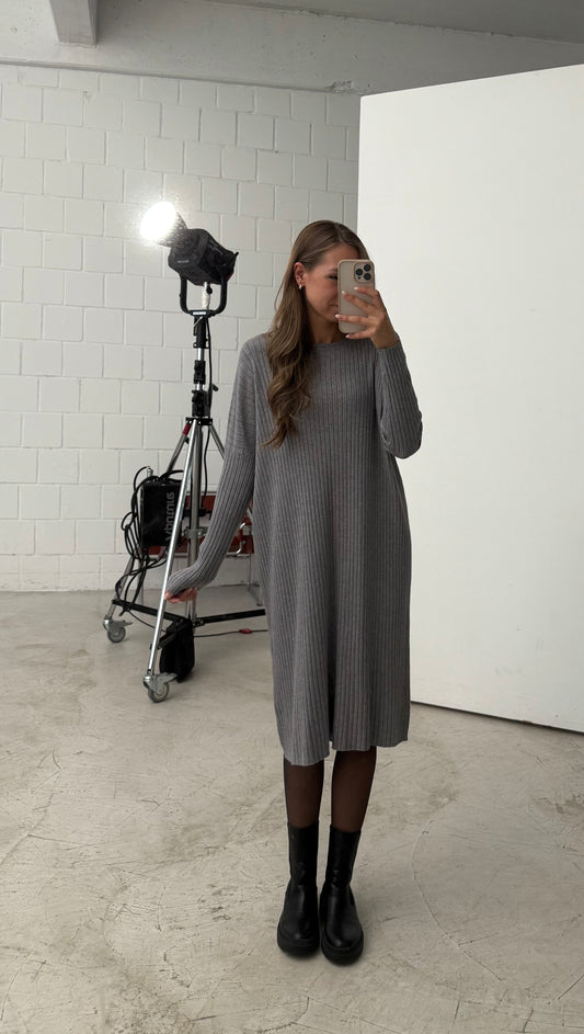 Kleid „cuddly“ grau