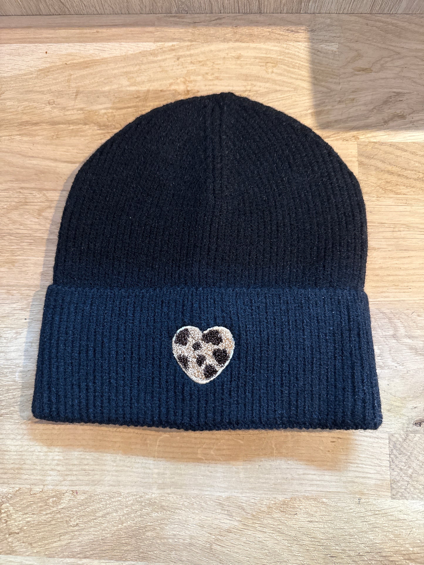 Mütze „Herz“ Leo schwarz