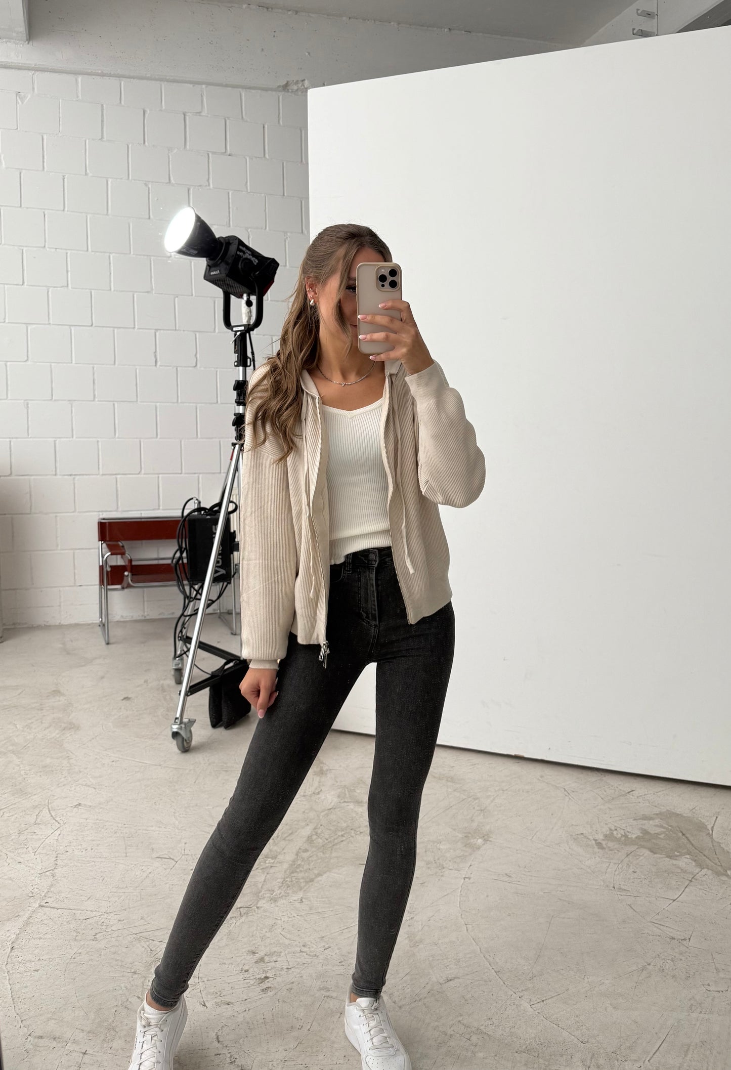 Strickjacke mit Kaputze „Creme“