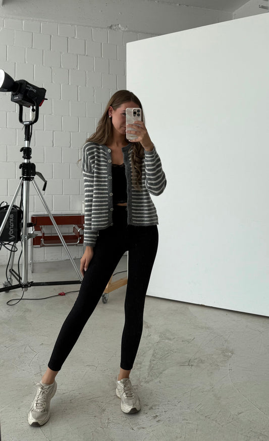 Strickjacke „Milli“ Grau-weiß