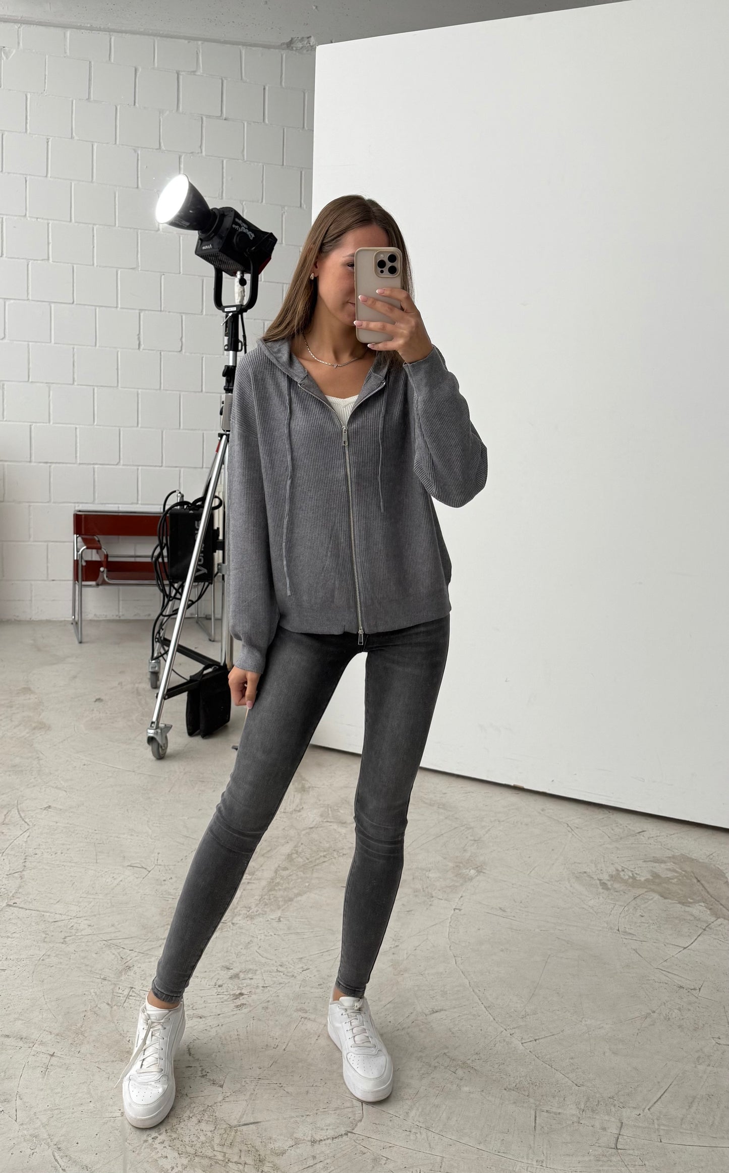 Strickjacke mit Kaputze „grau“