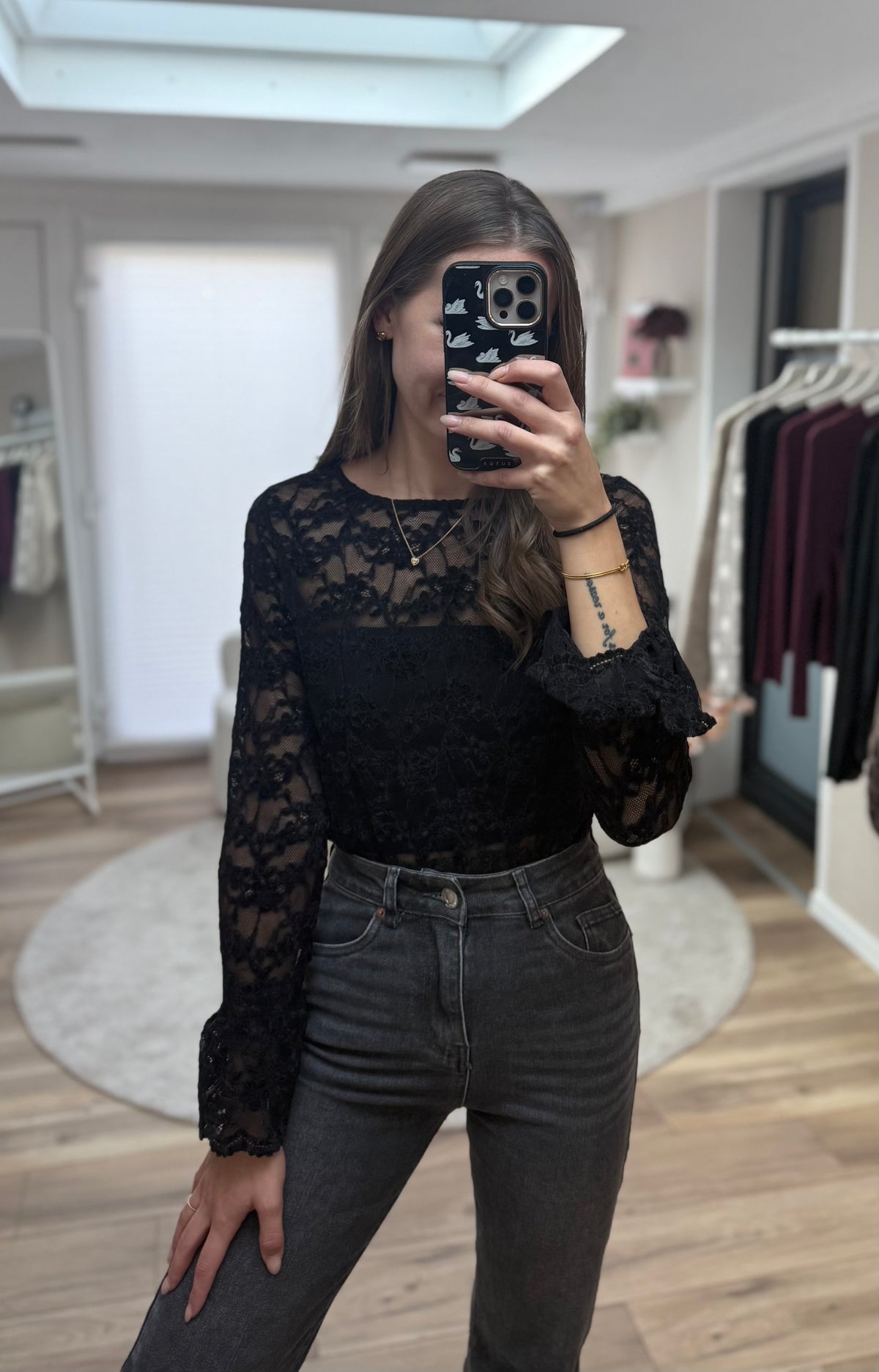 Spitzenshirt „schwarz“